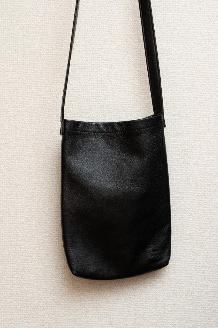 Hender Scheme (エンダースキーマ) cow shoulder small / カウ