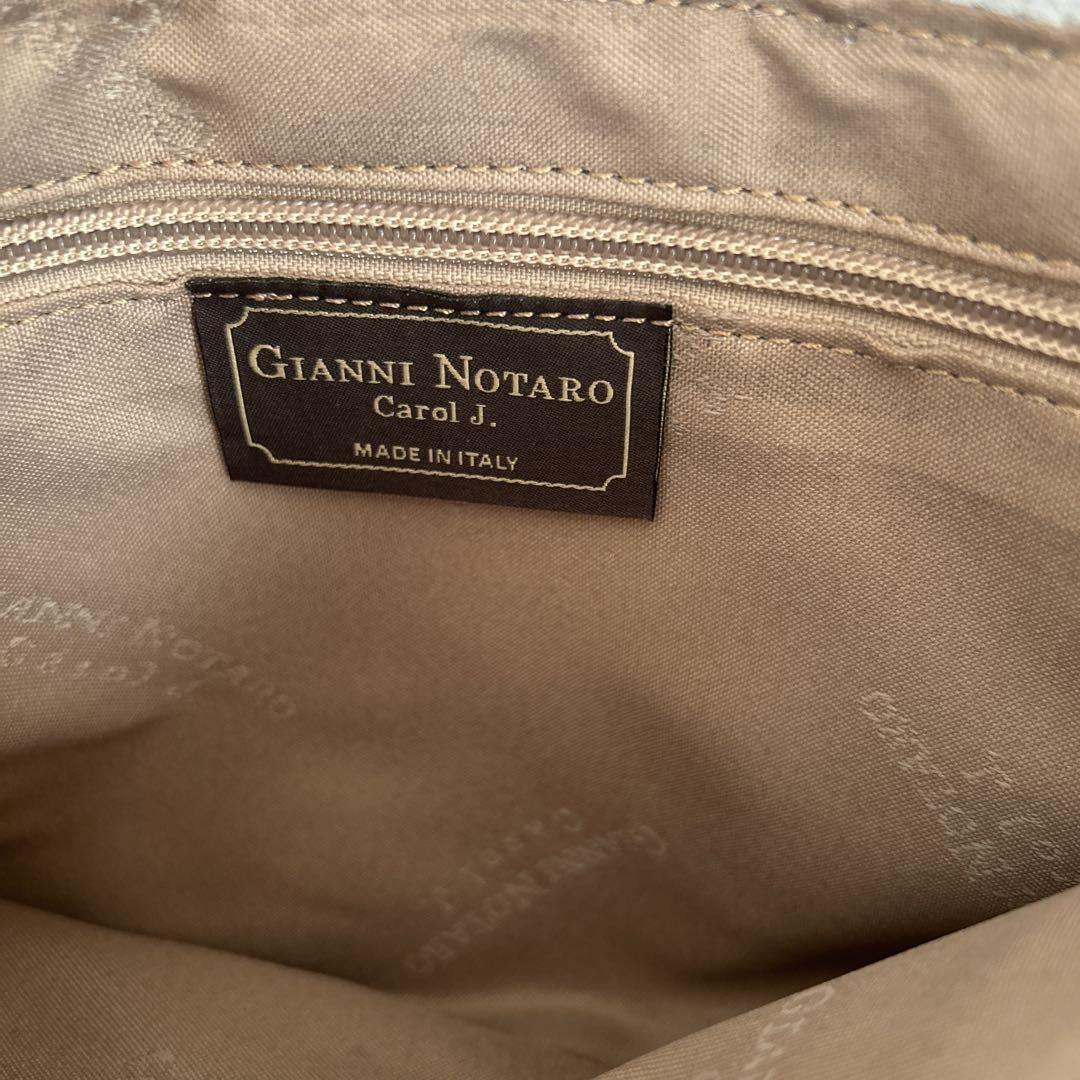 GIANNI NOTAROホワイトレザー ショルダーバッグ