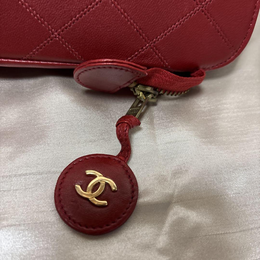 CHANEL 赤 レザー キルティング ポーチ - メルカリ