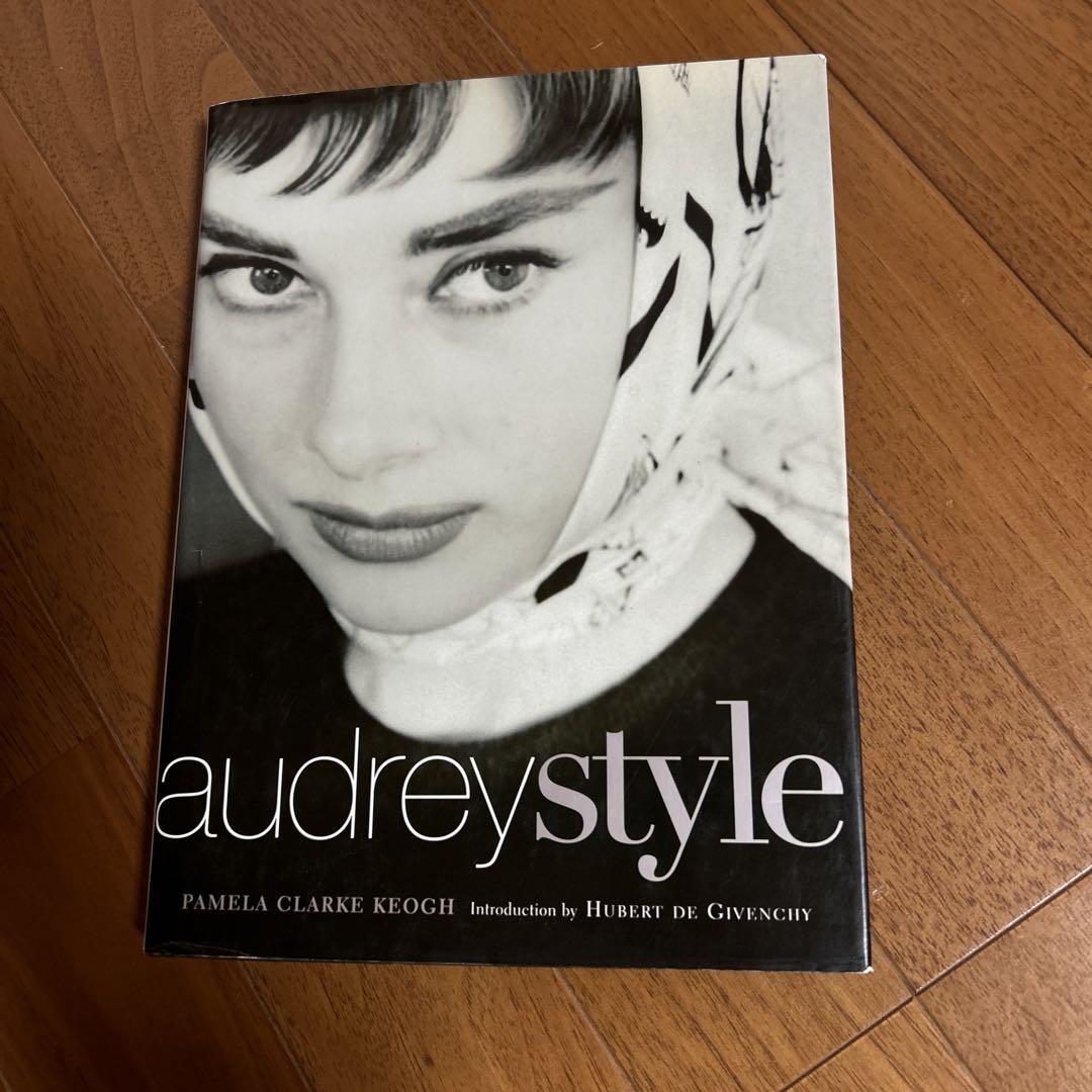 timeless audrey オードリーヘップパーン 本