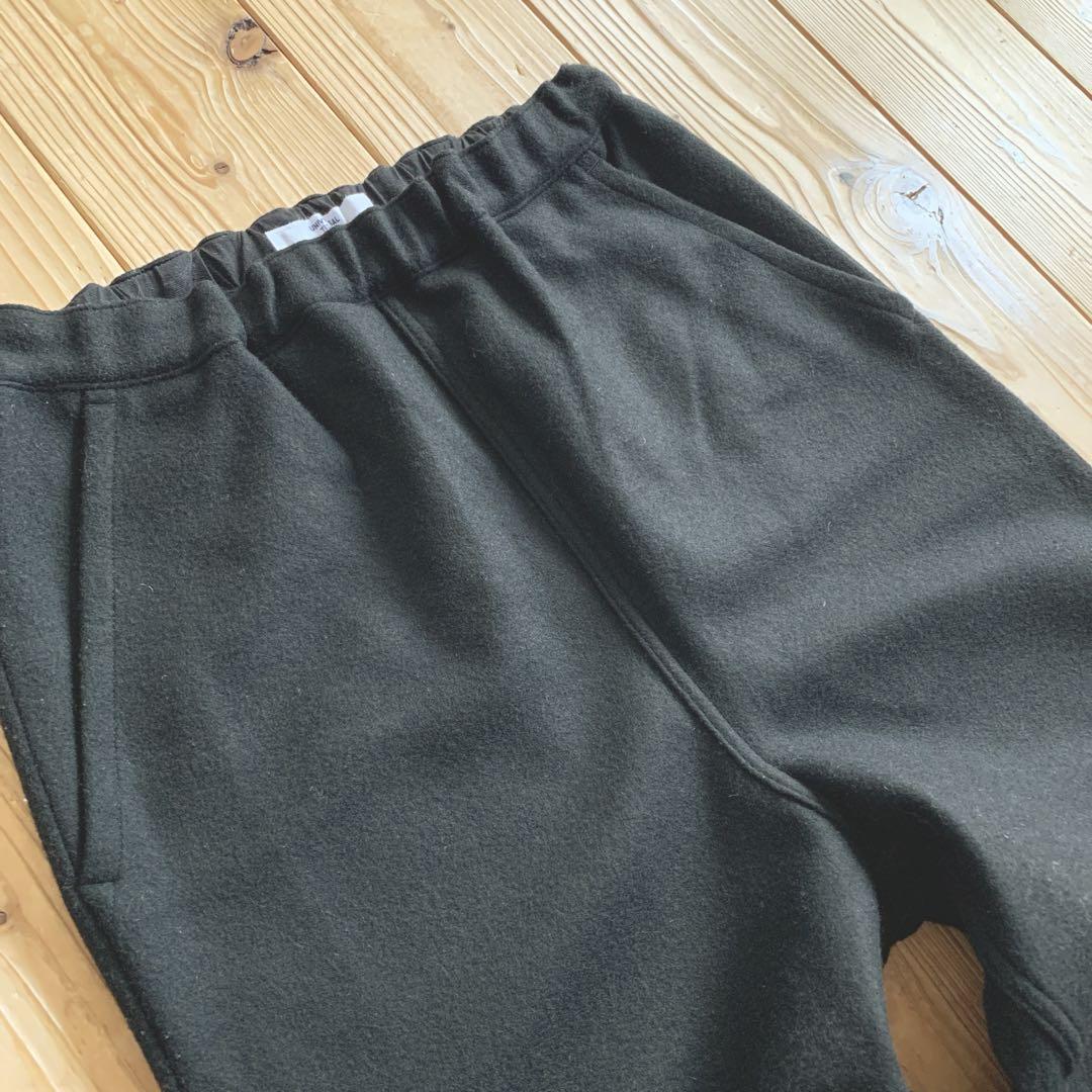 UNIVERSAL TISSU ウールパンツ　圧縮