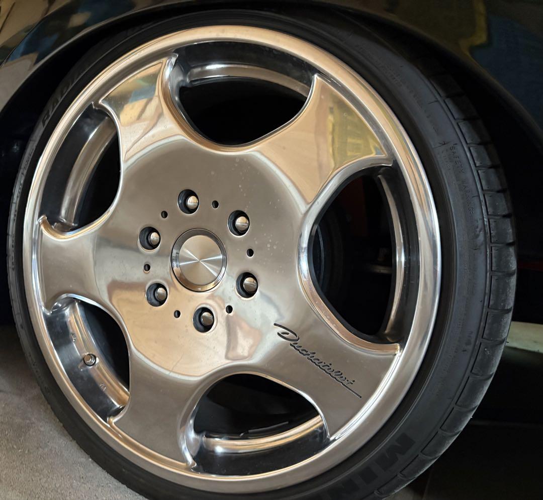ハイエース　WALDホイールはポリッシュ加工　レア　　215/35R19