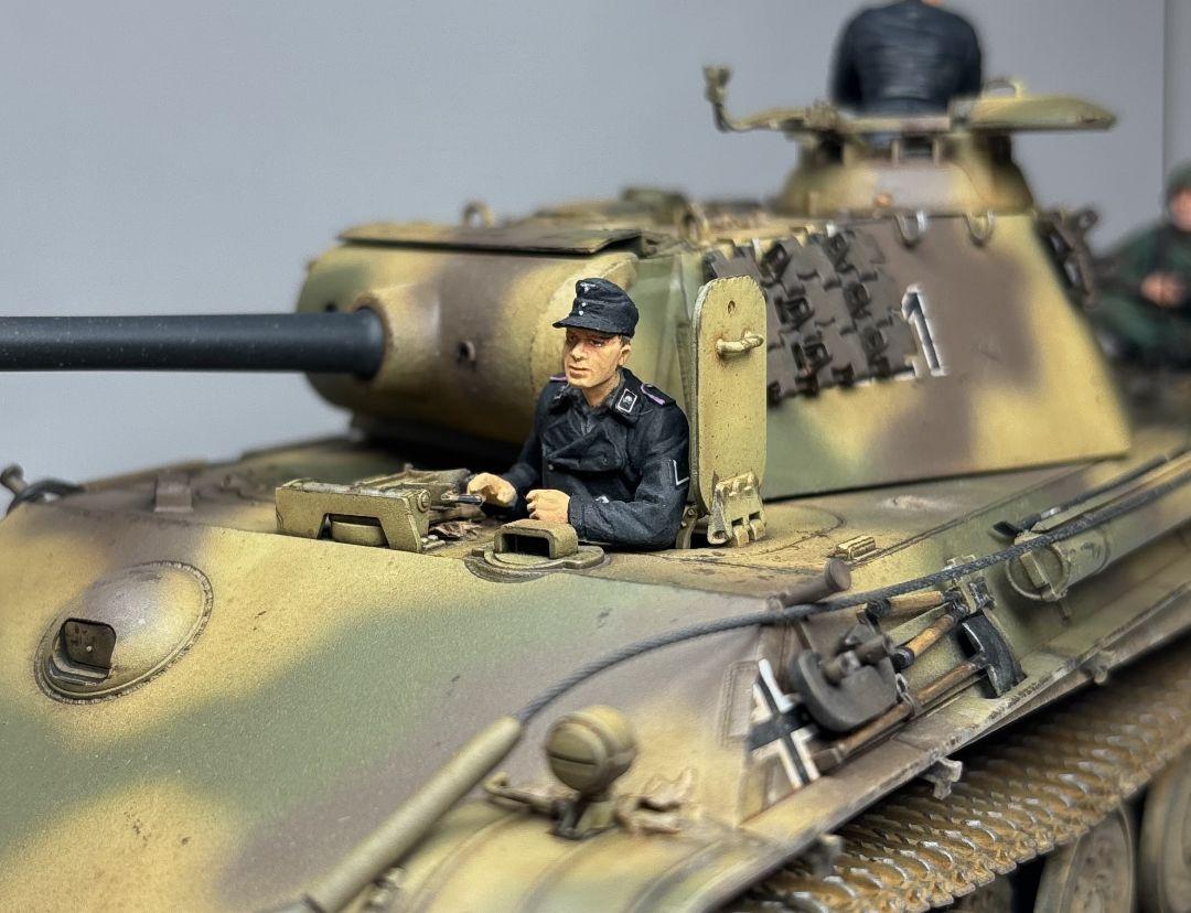 【完成品】ドラゴン 1/35 パンター G型 スチール転輪 フィギュア4体セット