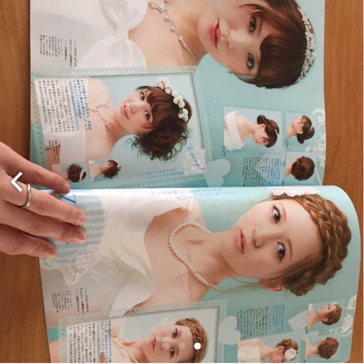 ドレスカタログ&ブライダルヘア雑誌