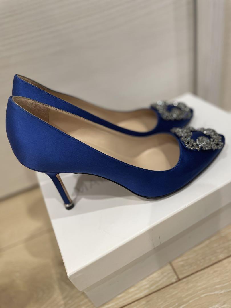 Manolo Blahnik 青色 ビジュー付きパンプス