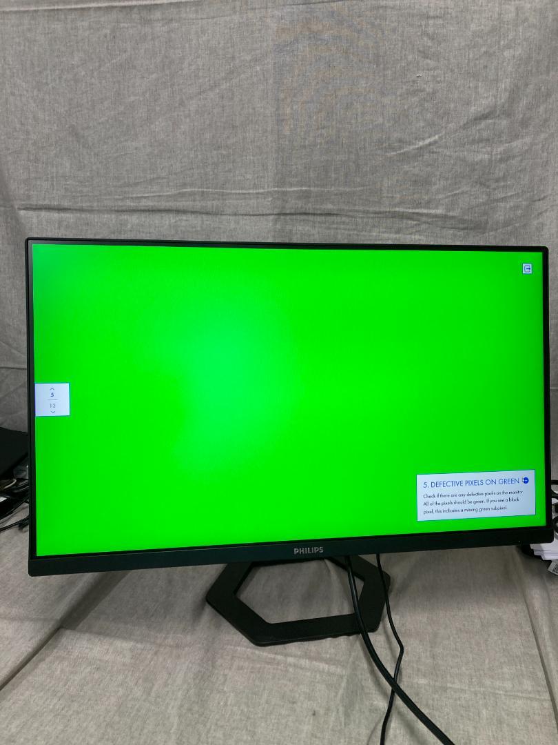 ブ*ザ様 PHILIPS 液晶ディスプレイ PCモニター 24E1N5500E/