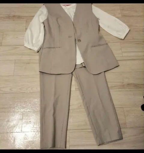 未使用 a.v.v スーツ セットアップ XL L ノーカラー パンツ ベージュ 美品】a.v.v パンツスーツ セットアップ ベージュ ノーカラー