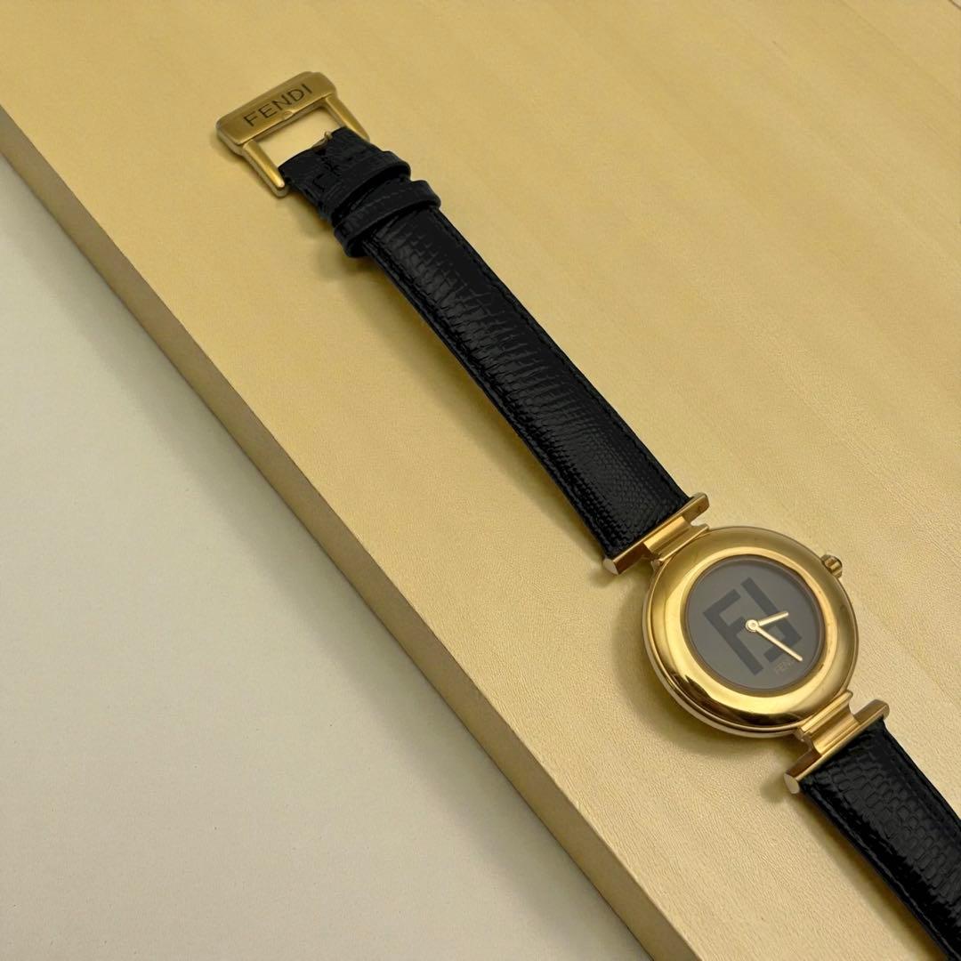 稼働 FENDI フェンディ 320Gクラシコ クォーツ 腕時計 ゴールド 黒 稼働 FENDI フェンディ 320Gクラシコ クォーツ 腕時計 ゴールド 黒