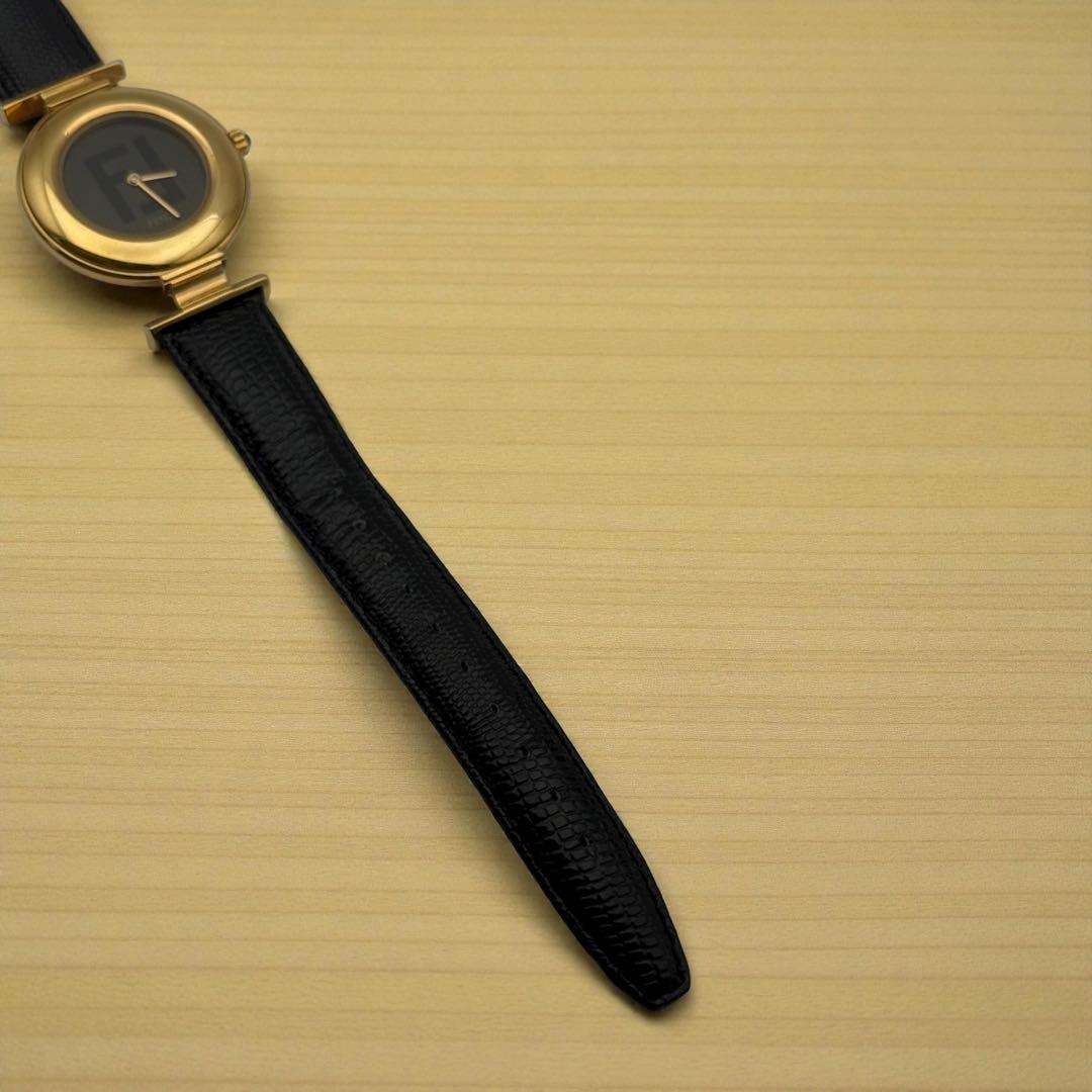 稼働 FENDI フェンディ 320Gクラシコ クォーツ 腕時計 ゴールド 黒 稼働 FENDI フェンディ 320Gクラシコ クォーツ 腕時計 ゴールド 黒