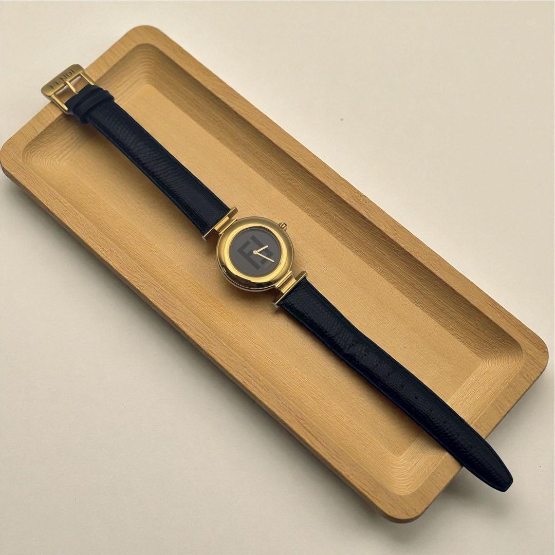 稼働 FENDI フェンディ 320Gクラシコ クォーツ 腕時計 ゴールド 黒 稼働 FENDI フェンディ 320Gクラシコ クォーツ 腕時計 ゴールド 黒