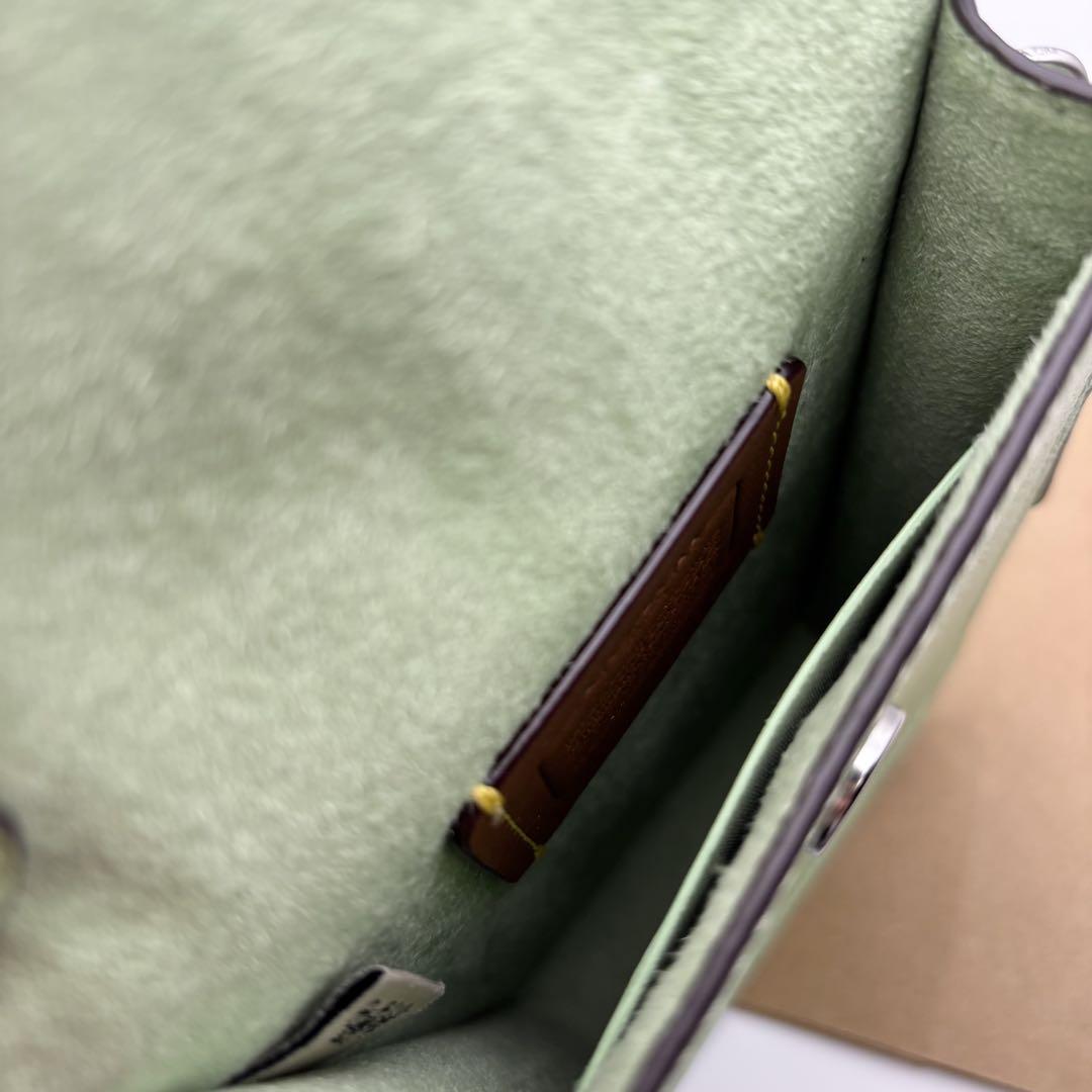 【COACH☆新品】フォーン クロスボディ！ペール ピスタチオ！スマホショルダー