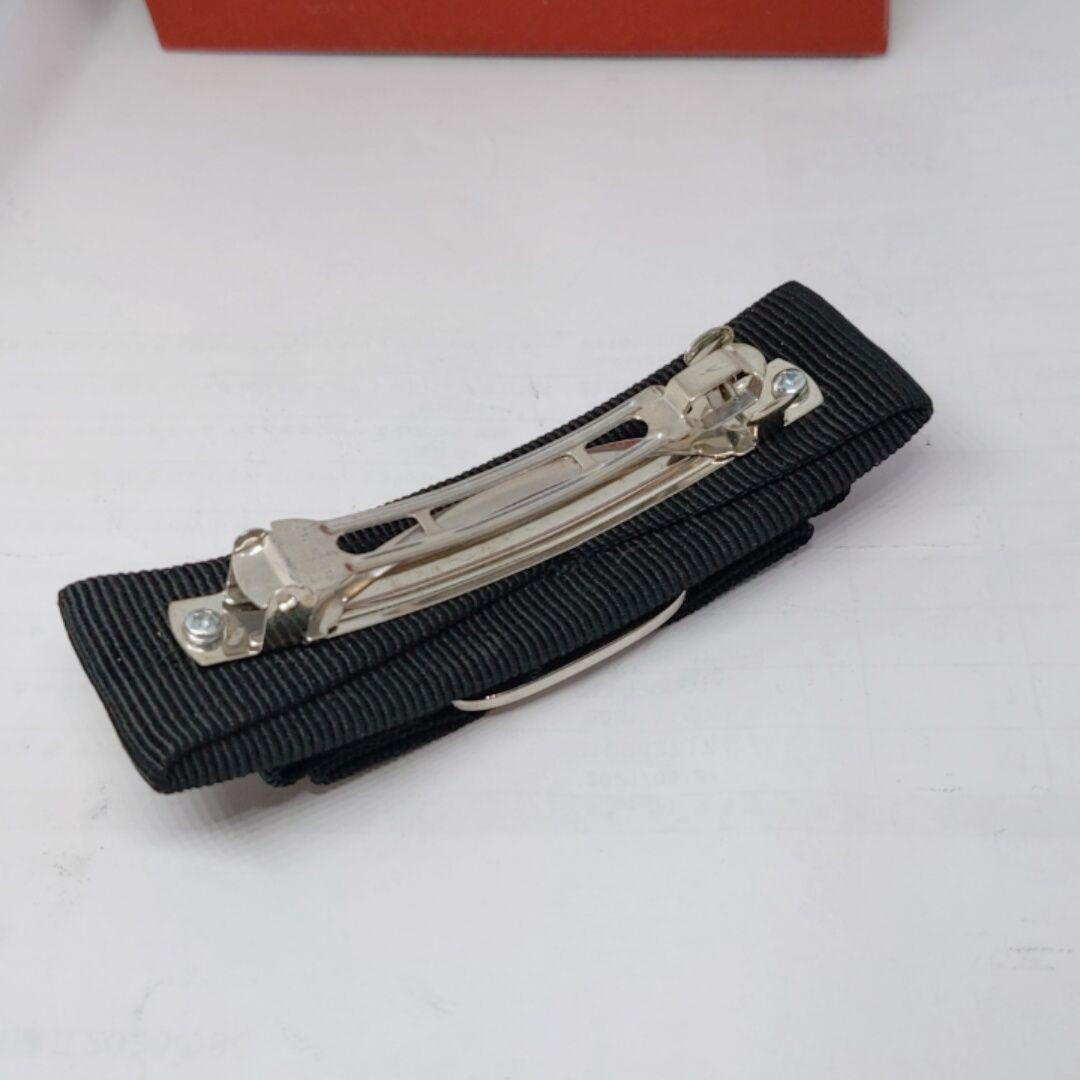 正規品 バレッタ ブラック×シルバー ivRat-m56284994602 サルバトーレ フェラガモ 2022夏季