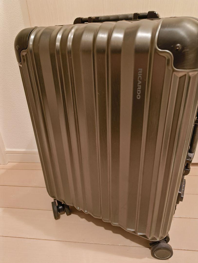 リカルド エルロン 37l 機内持ち込みサイズ