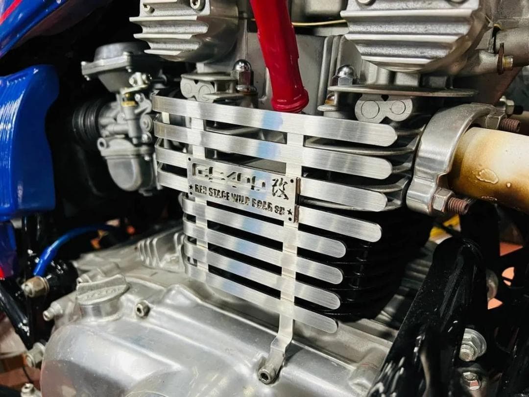 REDSTAGE GS400用エンジンフィンカバーステンレスGS400改 ロゴ赤