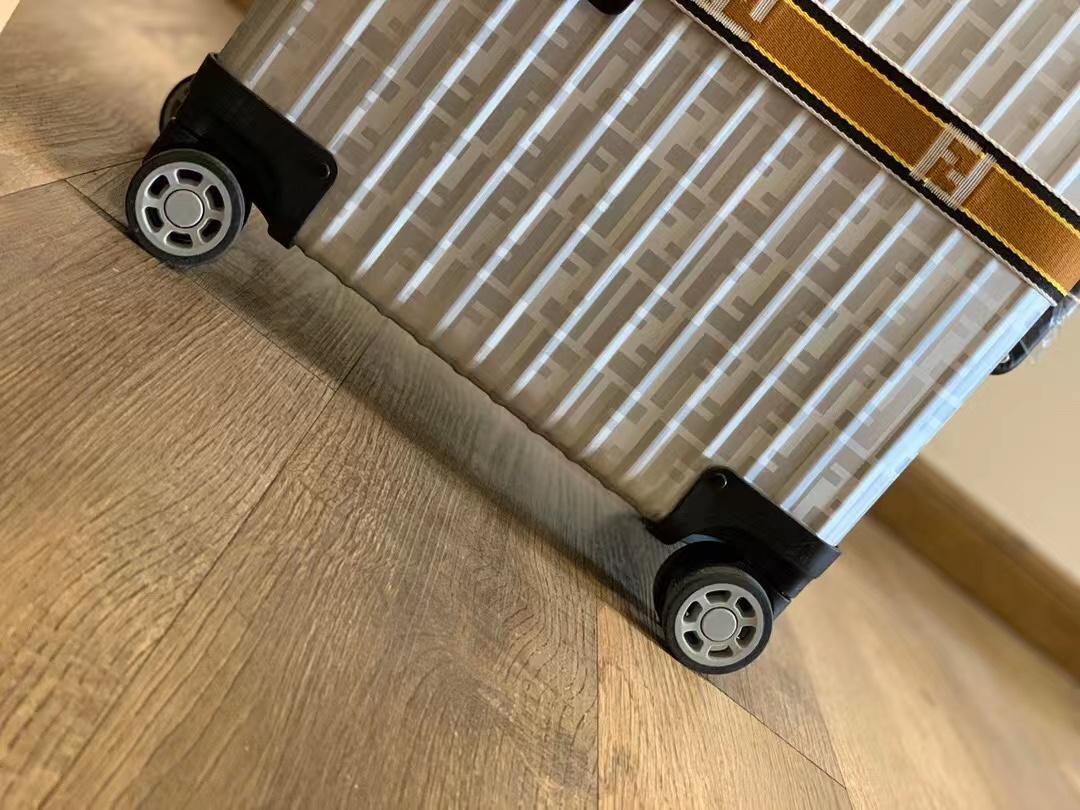 美品☆ コラボ スーツケース キャリーケース リモワ RIMOWA