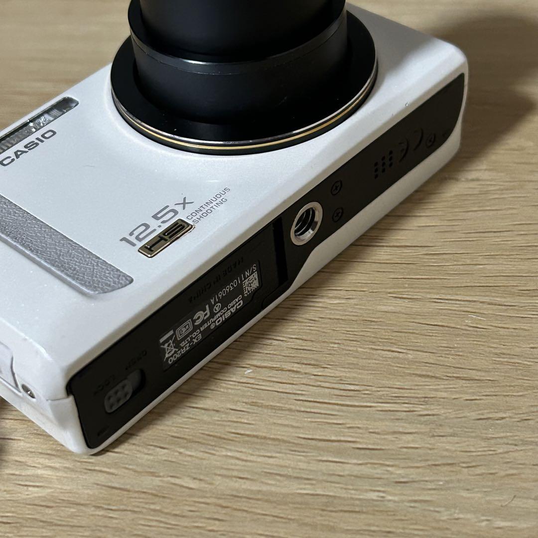CASIO EX-ZR200 コンパクトデジタルカメラ