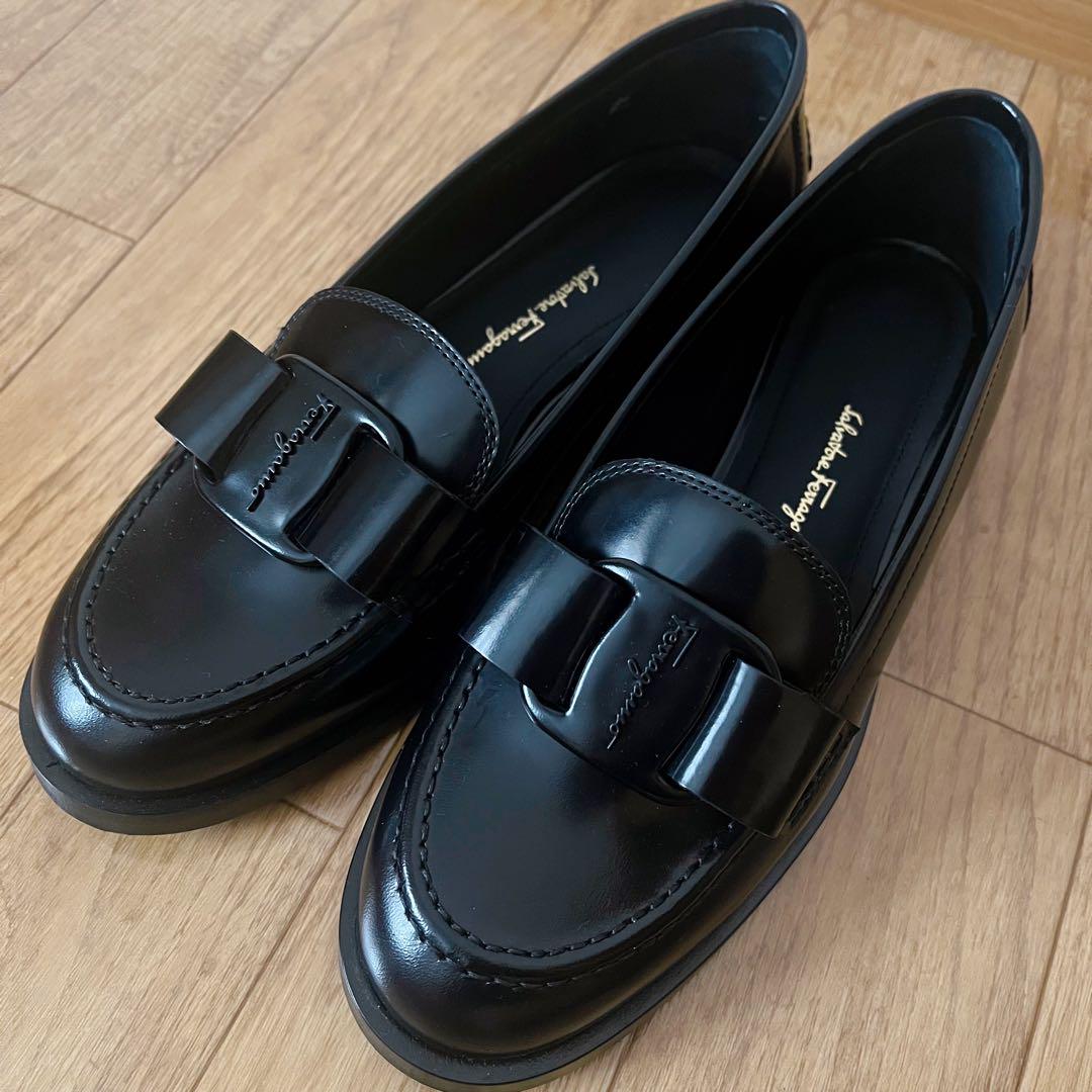 フェラガモ Ferragamo 黒 VIVA リボン ローファー 6 23.5