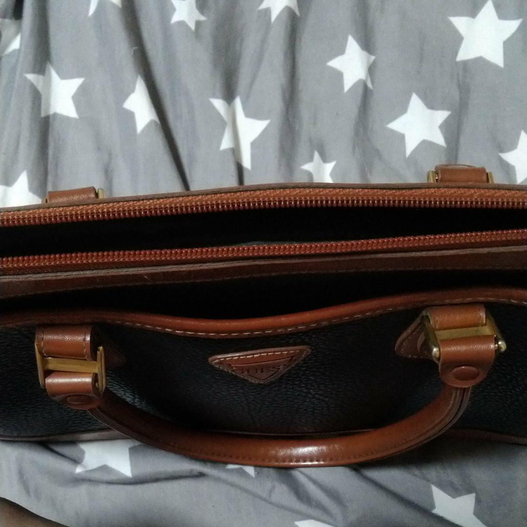 guess 茶色と黒のバッグ