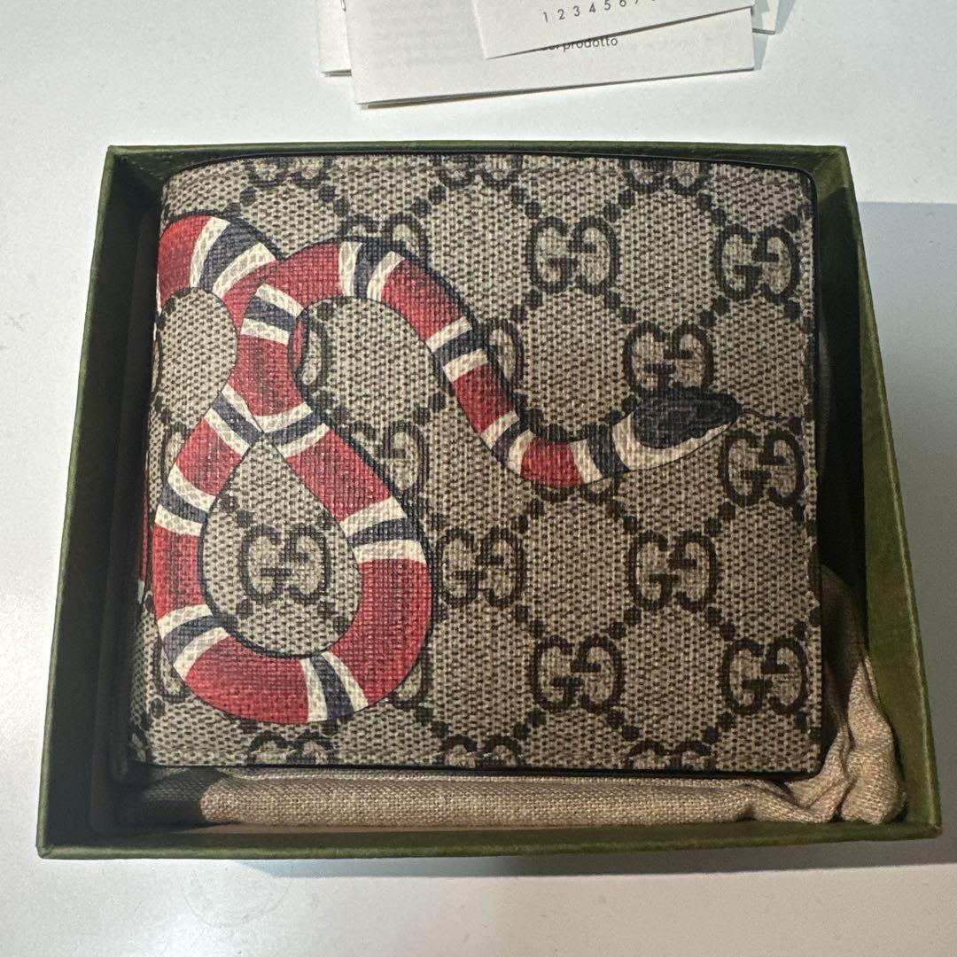 GUCCI スネークデザイン 二つ折り財布