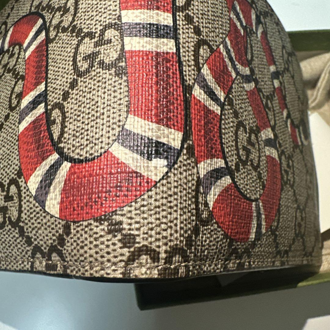 GUCCI スネークデザイン 二つ折り財布