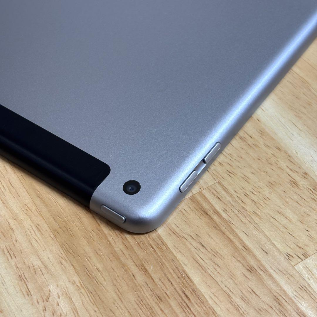 iPad6 第6世代 SIMフリー　32GB
