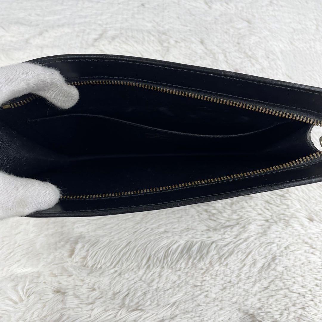 美品 ルイヴィトン レザー クラッチバッグ エピ オム ファスナー ブラック 極美品 ルイヴィトン レザー クラッチバッグ エピ オム