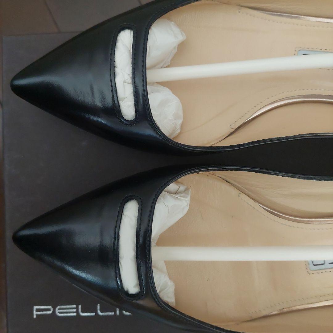 PELLICO ブラック ポインテッドトゥ フラットシューズ
