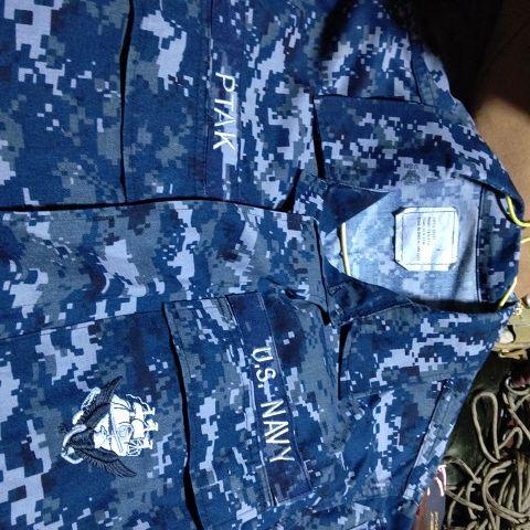 メルカリ アメリカ海軍デジタル戦闘服 ミリタリージャケット 7 980 中古や未使用のフリマ