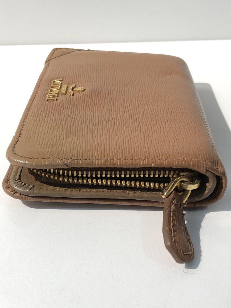 春夏新作モデル s830 PRADA ベージュ 二つ折り財布 プラダ 小物
