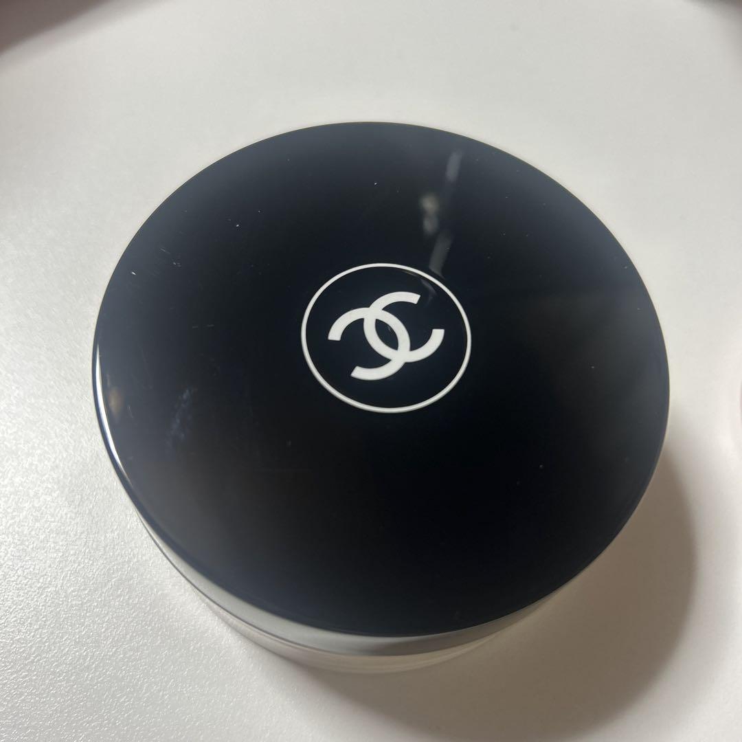 CHANEL シャネル プードゥルユニヴェルセルリーブル20