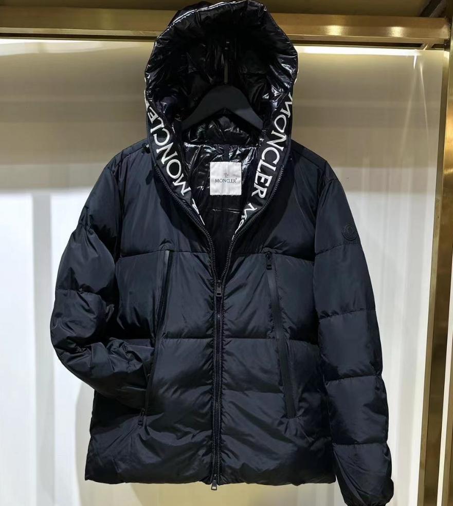 MONCLERモンクレールの秋冬保温ダウンジャケットですsj