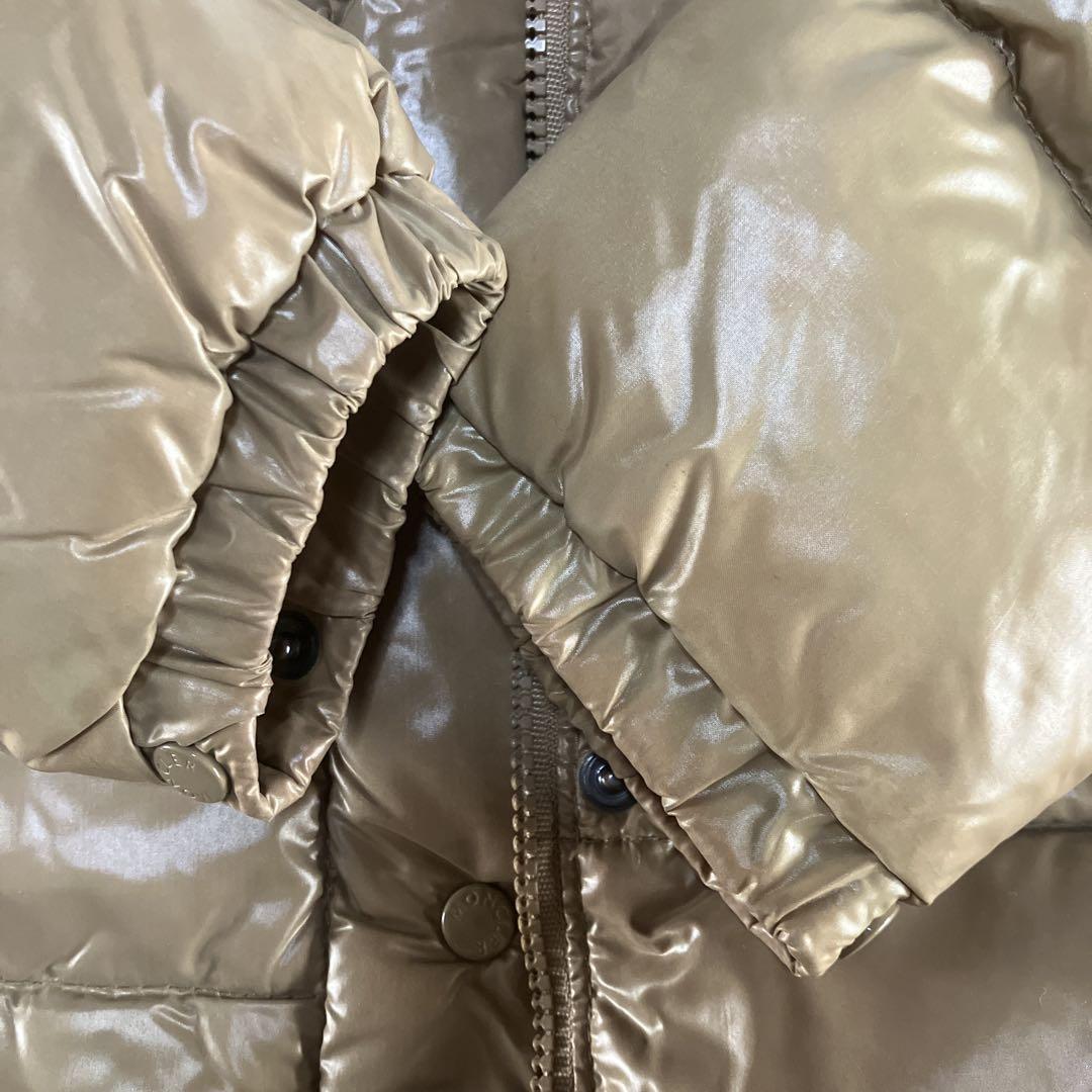 MONCLER ベージュ ダウンジャケット