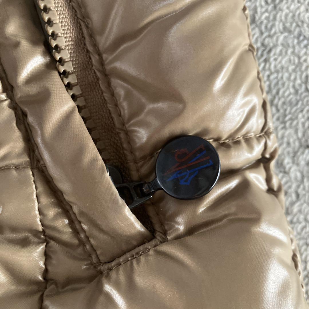 MONCLER ベージュ ダウンジャケット