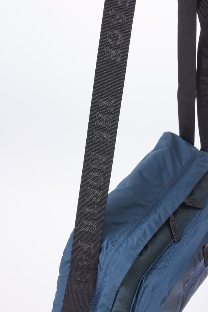 THE NORTH FACE ショルダーバッグ ネイビー THE NORTH FACE ショルダーバッグ ネイビー