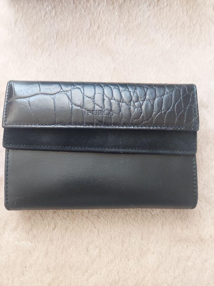 FURLA 二つ折り財布 黒 レザー 箱、保存袋付きΩ