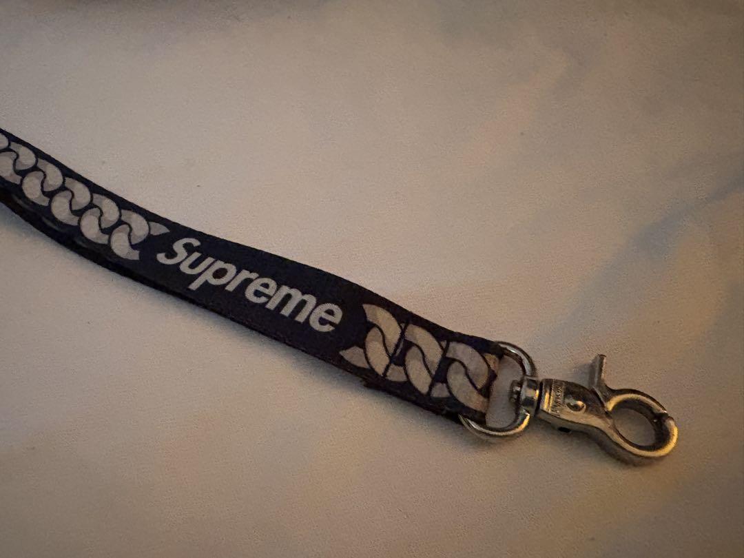 SUPREME ネックストラップ Black - メルカリ