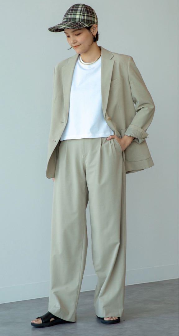 UNIQLO C ベージュ テーラードジャケット パンツセットアップスーツ
