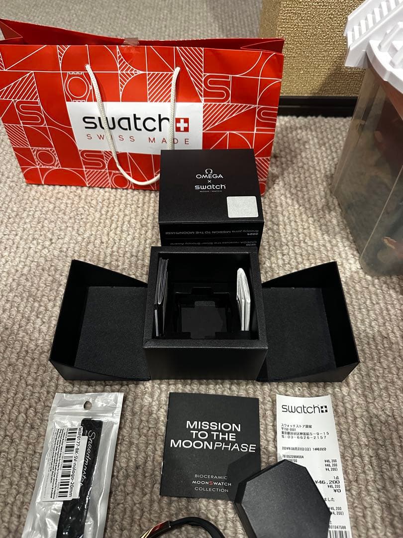 スウォッチ オメガ スヌーピーブラック　moonswatch