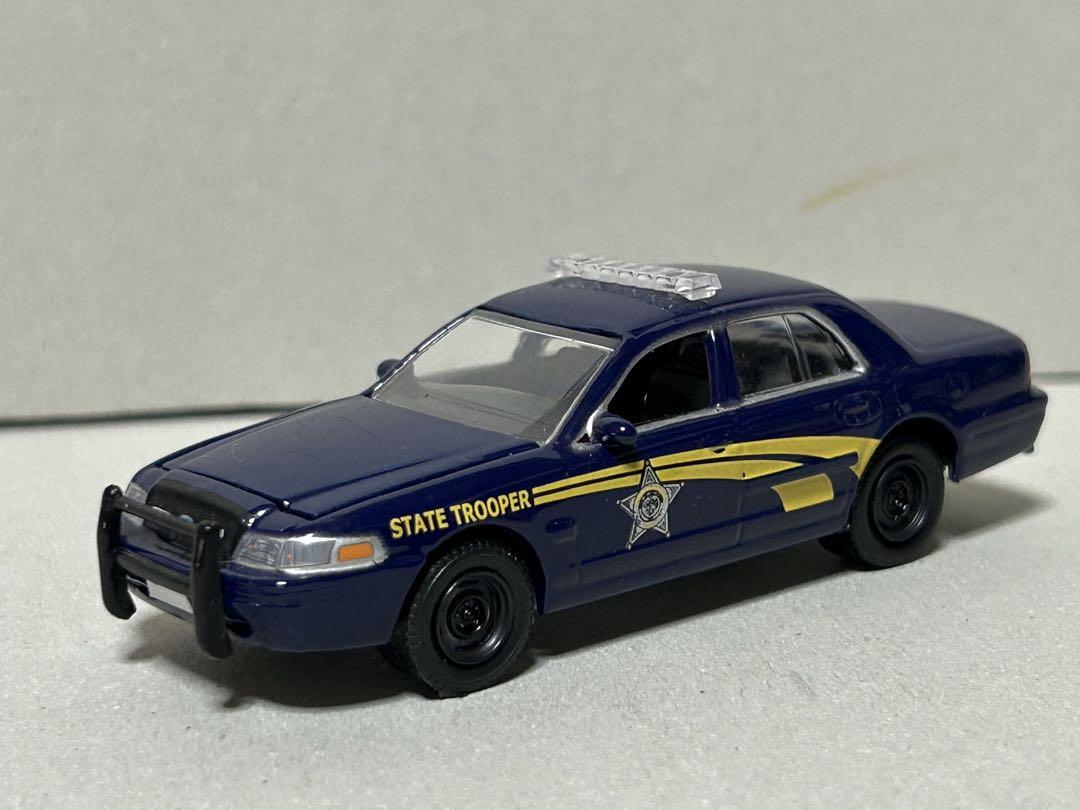 グリーンライト 1/64 フォード・クラウンビクトリア ミニカー