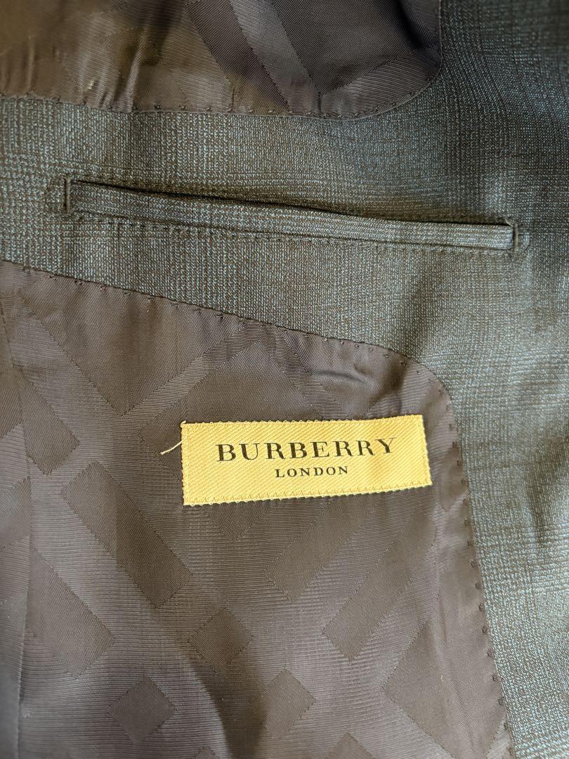 Burberry ダークブルー ビジネススーツ