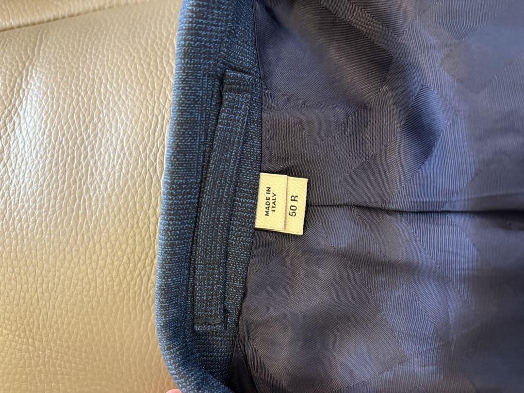 Burberry ダークブルー ビジネススーツ