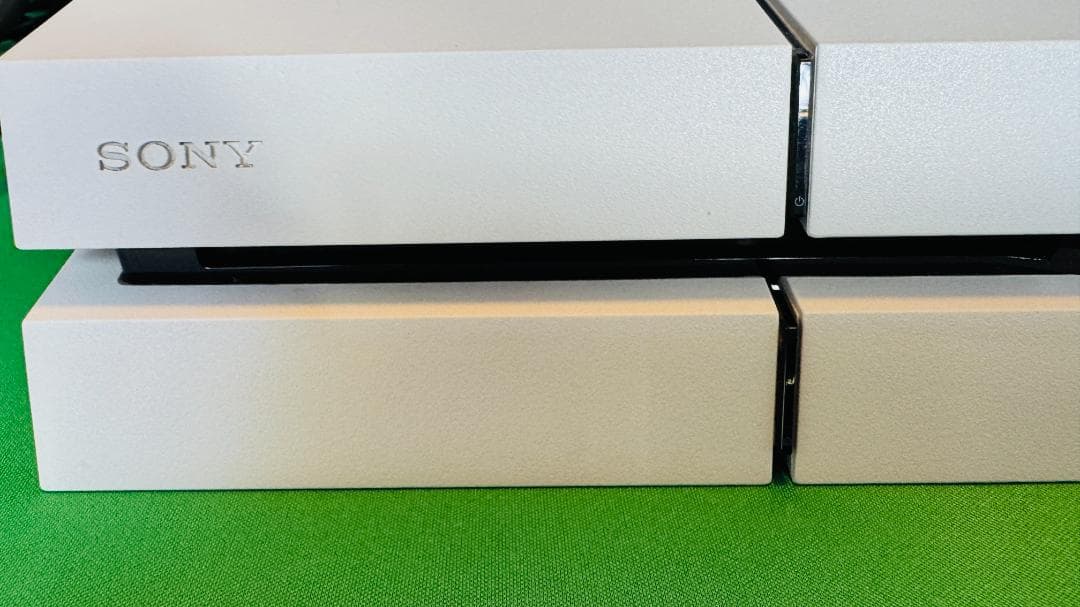 PS4 本体 ホワイト コントローラー2個 ソフト3本付き セットPlayStation4 UP786_INFO