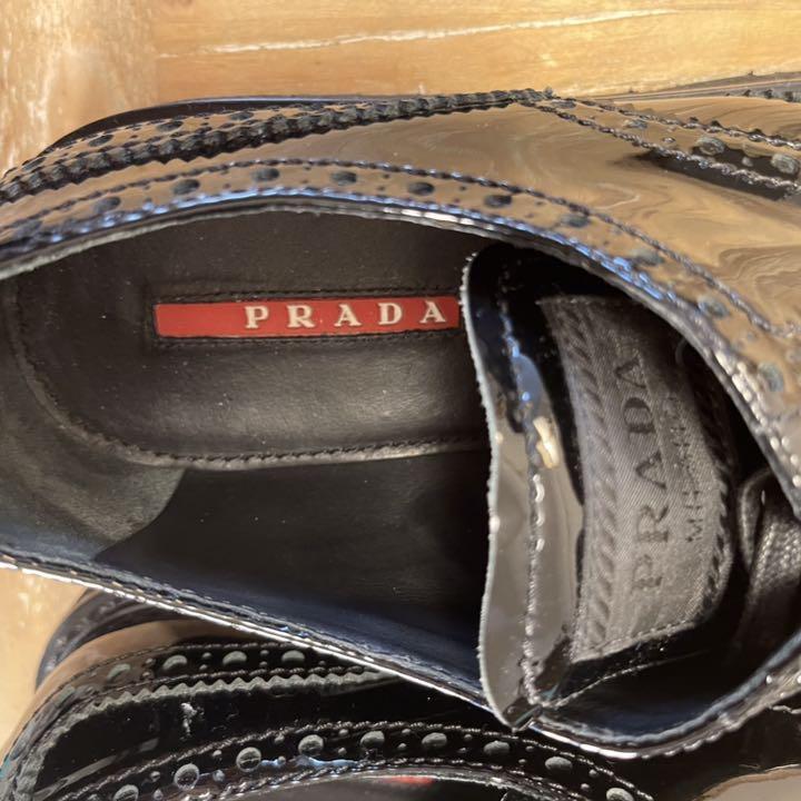 【ほぼ未使用】PRADA プラダ ローファー パテントレザー ウイングチップ プラダ 輝い