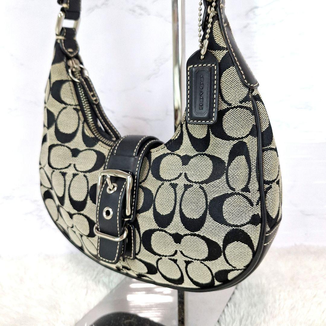 美品 COACH コーチ ハーフムーン シグネチャー ショルダーバッグ