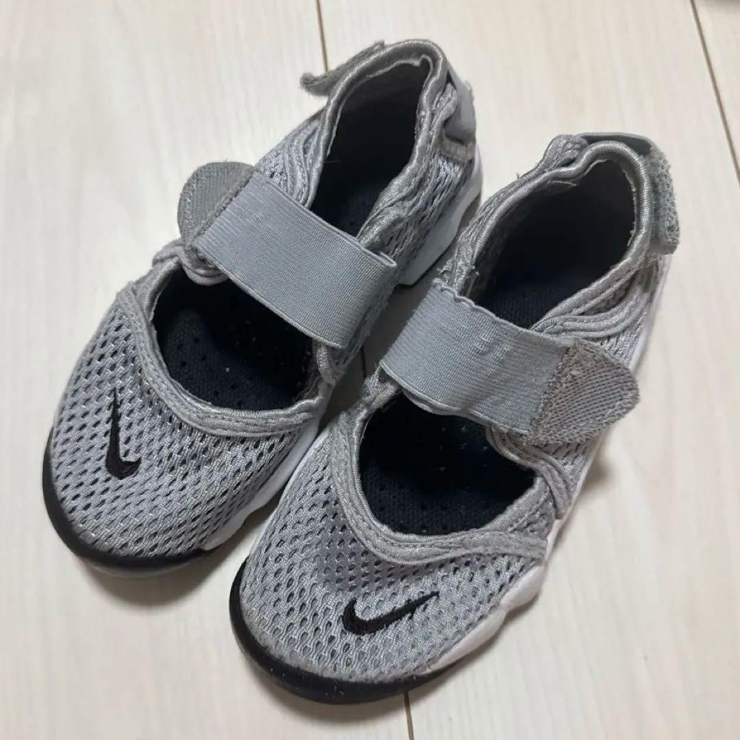 セール中【新品未使用】NIKE エアリフト　リトルリフト　19cm NIKE エアリフト リトルリフト 19cm グレー - メルカリ