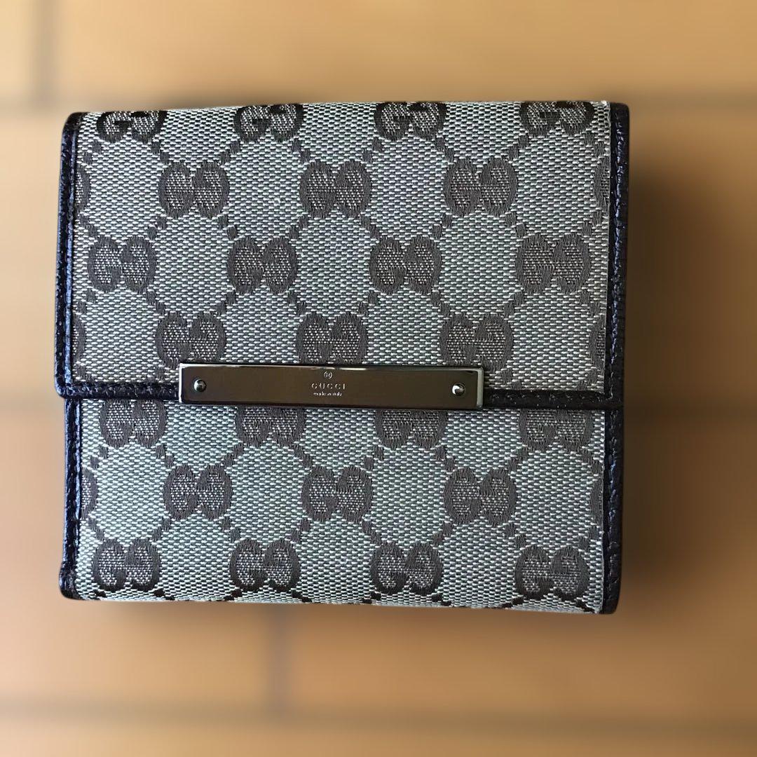 GUCCI ブラック 二つ折り財布 GGパターン GUCCI（GGパターン）二つ折り財布 ブラックレザー - メルカリ