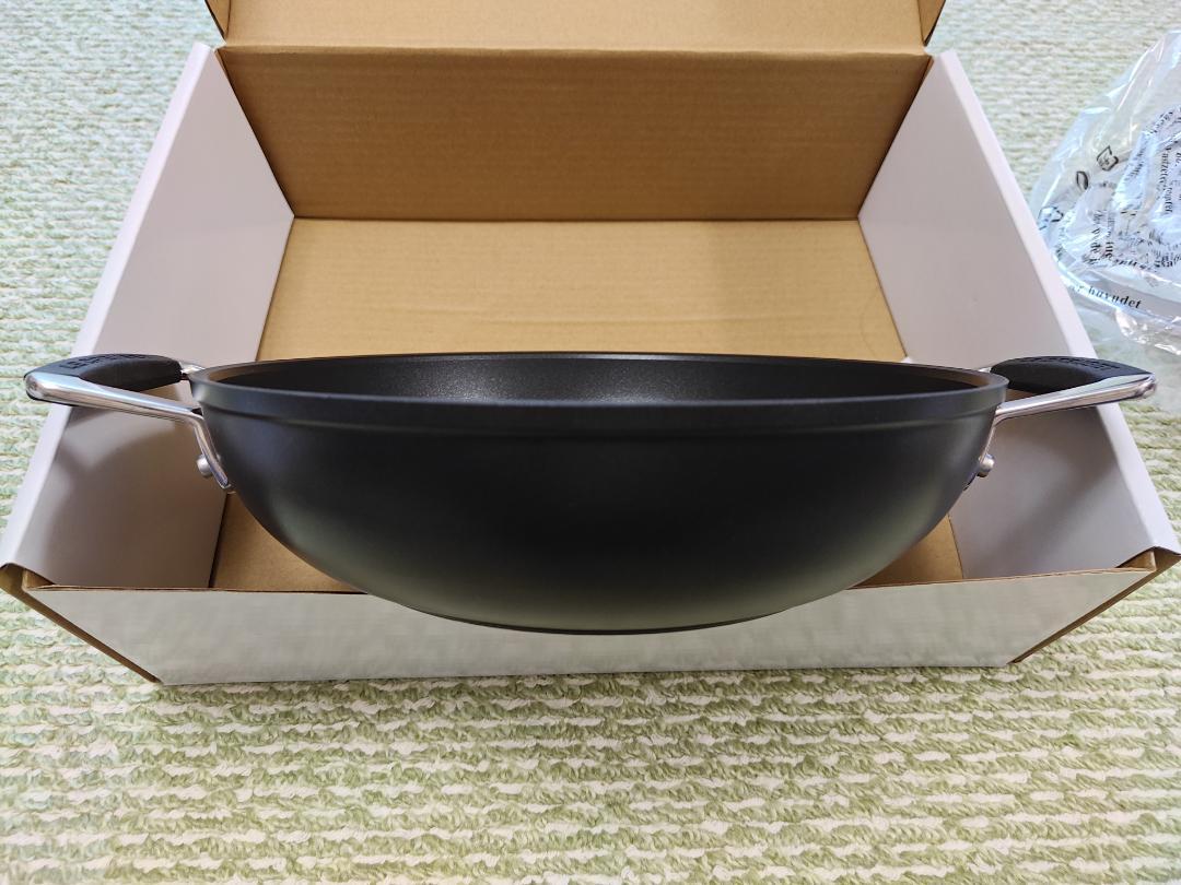 新品未使用　LE CREUSET TNS 24cm Braiser Amazon.com: Le Creuset Toughened Nonstick PRO Shallow