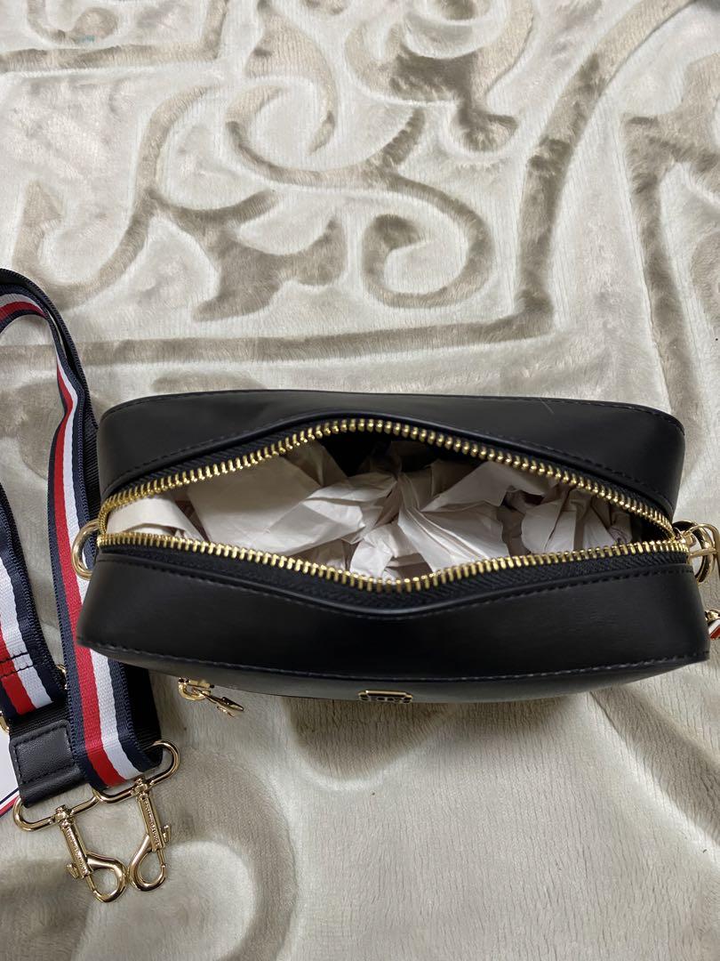 Hilfiger ボディバッグ