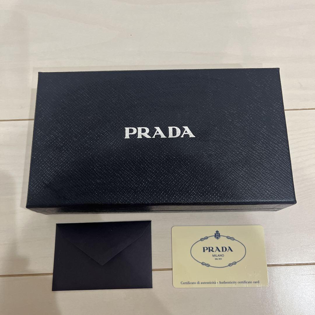 PRADA 長財布　平日翌日発送