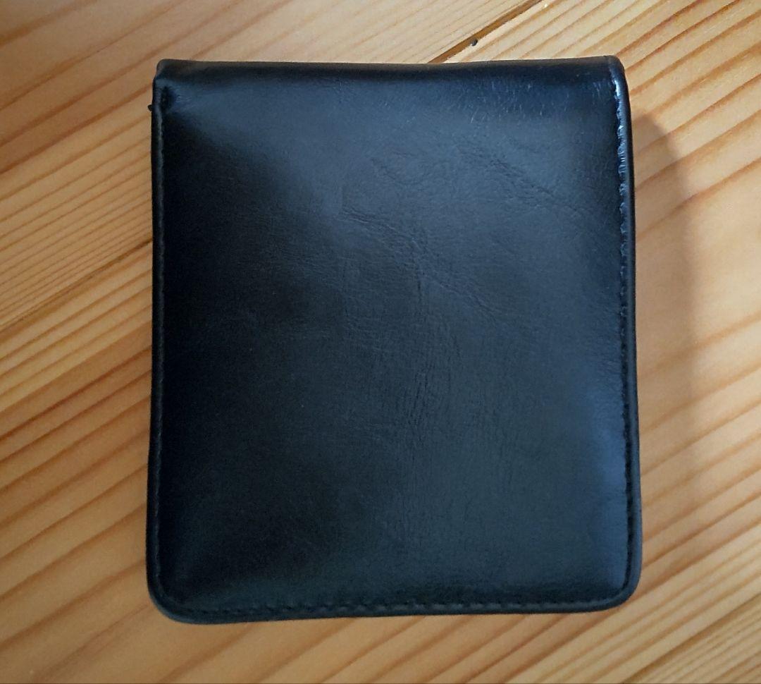 黒 レザー 二つ折り財布目立った傷や汚れなし